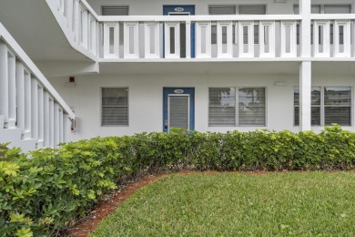 Lake Condo For Sale in Boca Raton, Florida