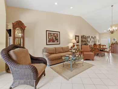 Beautiful lakefront villa with abundant natural light and a - photo 11