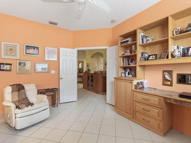 Beautiful lakefront villa with abundant natural light and a - photo 13