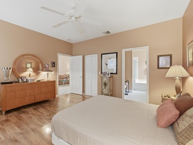 Beautiful lakefront villa with abundant natural light and a - photo 17