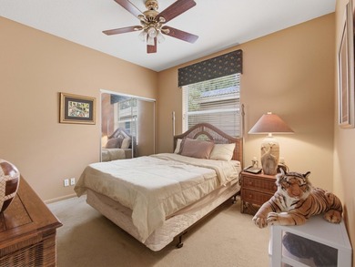 Beautiful lakefront villa with abundant natural light and a - photo 19