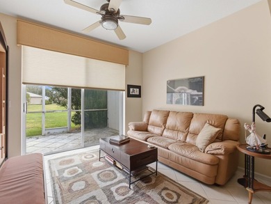 Beautiful lakefront villa with abundant natural light and a - photo 22