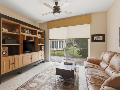 Beautiful lakefront villa with abundant natural light and a - photo 23