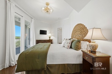 Built in 2023, this custom 5BR, 5.5BA Gulf-front residence - photo 26