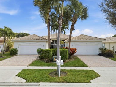 Beautiful lakefront villa with abundant natural light and a - photo 29