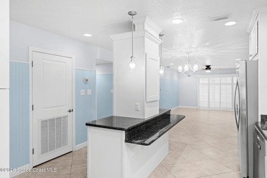 Beautiful Ground Floor 2 bedroom, 2 bath unit located in a - photo 9