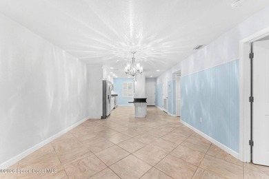 Beautiful Ground Floor 2 bedroom, 2 bath unit located in a - photo 10