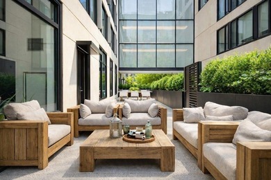 Set within one of Tribeca's most coveted waterfront enclaves - photo 1