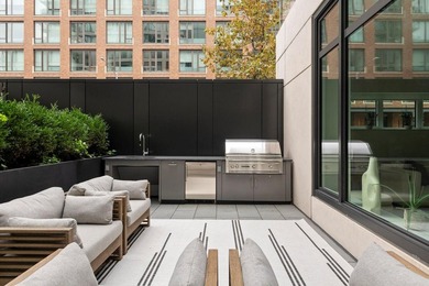 Set within one of Tribeca's most coveted waterfront enclaves - photo 2