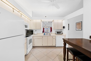 Welcome to this well-maintained 2-bedroom, 2-bathroom villa in - photo 20