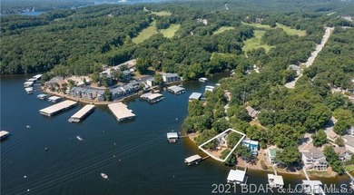 Back on the market with updates and a $10K flooring credit - photo 21