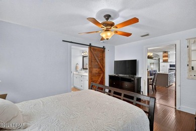 Beautifully updated and truly move-in ready, this 3-bedroom - photo 22