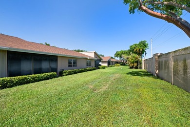Welcome to this well-maintained 2-bedroom, 2-bathroom villa in - photo 23