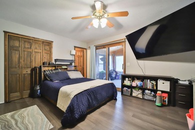 You will not want to miss this stunning three bedroom, three - photo 23