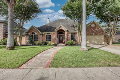 Welcome to this stunning Kings Crossing estate, perfectly - photo 1