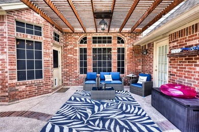 Welcome to this stunning Kings Crossing estate, perfectly - photo 8
