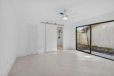 Newly renovated and ready to impress! Beautifully updated - photo 14