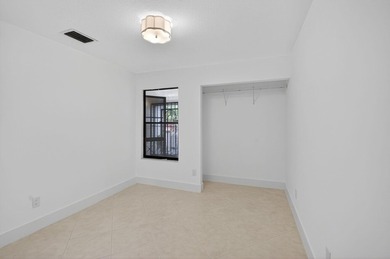 Newly renovated and ready to impress! Beautifully updated - photo 17