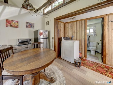 Cute as a button and full of charm, this well-maintained - photo 18