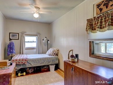 Cute as a button and full of charm, this well-maintained - photo 23