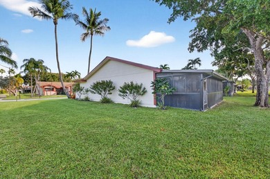 Newly renovated and ready to impress! Beautifully updated - photo 23