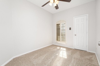 Incredible 5 bedroom, 3.5 bath in Lakes of Coppell. Sparkling - photo 25