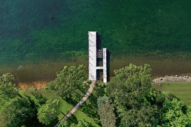 In 1925, Howard Van Doren Shaw's final Lake Geneva architectural - photo 15