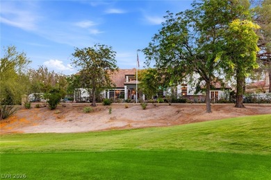 A rare offering in Las Vegas, this timeless Hampton-style estate - photo 2