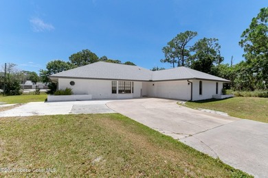 Updated, move-in ready, and located in highly sought-after - photo 2