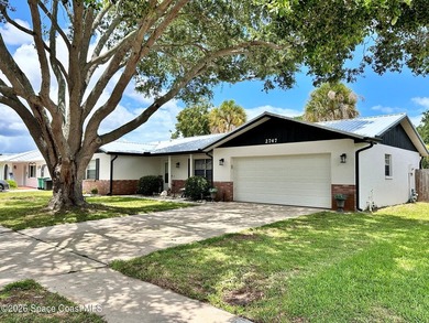Very well maintained home in quiet established neighborhood - photo 4