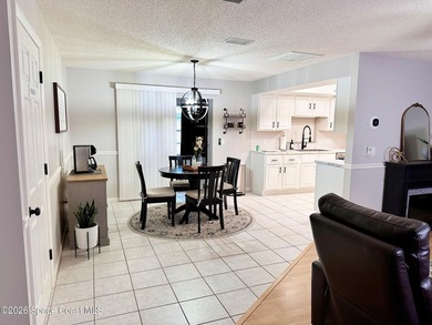 Very well maintained home in quiet established neighborhood - photo 9
