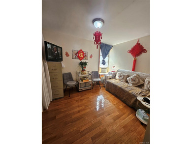 Nestled in heart of downtown Flushing, this spacious condo - photo 4