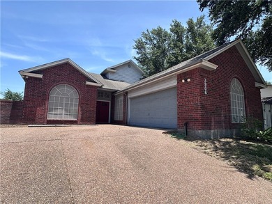 Great investment property. Two story home with a lot of - photo 2