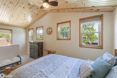 EXPERIENCE LAKESIDE LIVING FOR SO MUCH LESS IN PURCHASE PRICE - photo 17