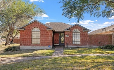 Welcome to this beautifully designed 3-bedroom, 2-bathroom brick - photo 1
