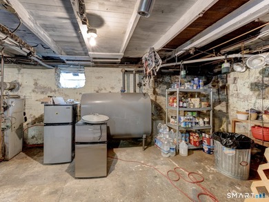 Charming 2-bedroom ranch-style home on a lovely lake offers a - photo 26