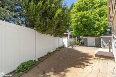 EXPERIENCE LAKESIDE LIVING FOR SO MUCH LESS IN PURCHASE PRICE - photo 36