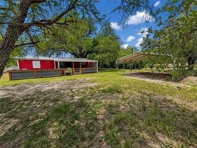Discover this charming home with a detached guest house in - photo 2