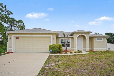 Built in 2018 and meticulously maintained home offers - photo 2