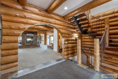 Turnkey luxury log home situated on 5 fenced acres with - photo 7