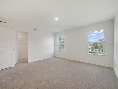 Welcome to this beautifully designed 3-bedroom, 2.5-bathroom - photo 20