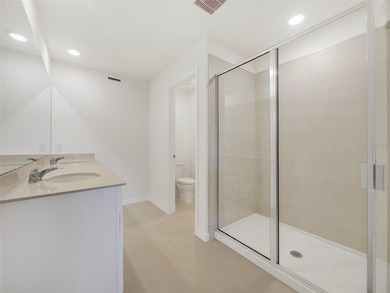 Welcome to this beautifully designed 3-bedroom, 2.5-bathroom - photo 22