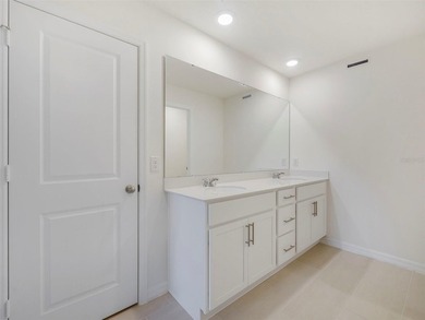 Welcome to this beautifully designed 3-bedroom, 2.5-bathroom - photo 23