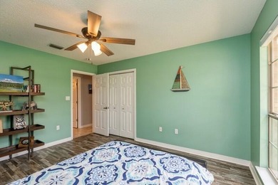 BACK ON MARKET WITH NO FAULT TO SELLER. NEW HARDWOOD LAMINATE - photo 37