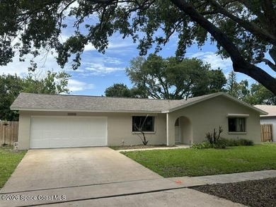 Welcome home to this charming 3-bedroom, 2-bathroom - photo 1