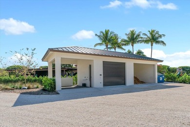 Stunning 21 acre Equestrian Compound located in the heart of - photo 28