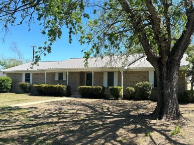 Honey Grove City Lake Home For Sale in Honey Grove Texas