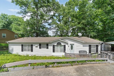 Lake Home For Sale in Eatonton, Georgia