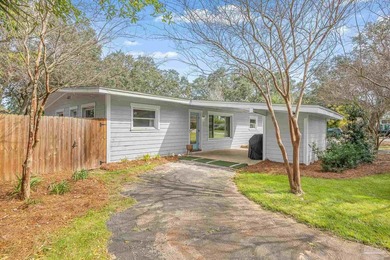 Enjoy coastal living in this well-maintained, fully renovated - photo 5