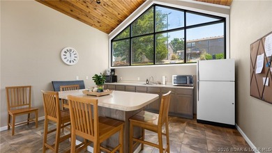 Discover the perfect blend of comfort, convenience & lake - photo 21